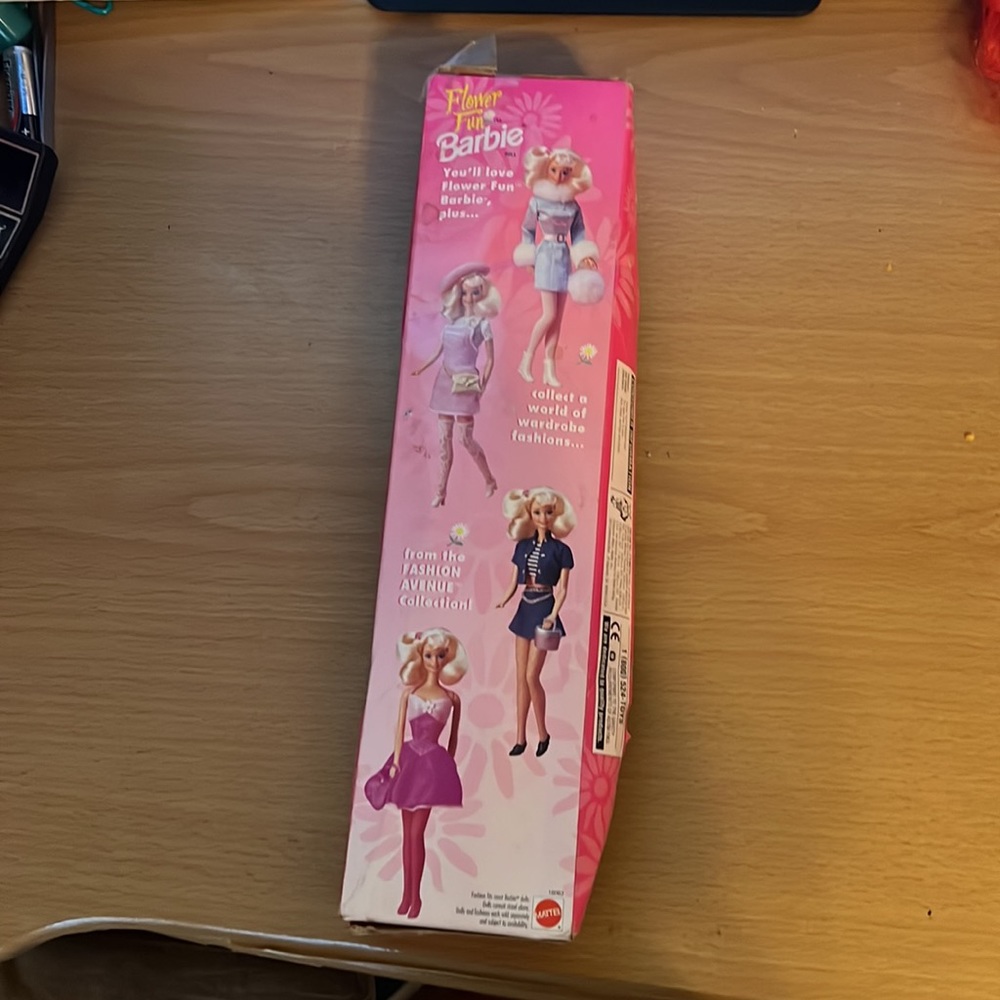 NIB Flower Fun Barbie - Picture 4 of 4